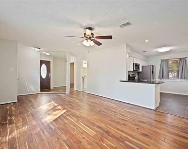 9809 Condor Drive - Photo Thumbnail 4