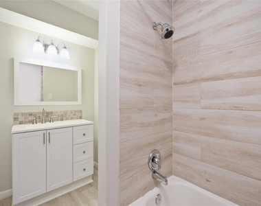 9809 Condor Drive - Photo Thumbnail 12