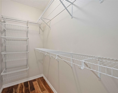 9809 Condor Drive - Photo Thumbnail 13