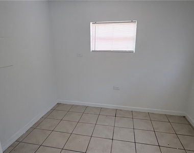 3042 Douglas Avenue - Photo Thumbnail 7