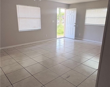 5537 10th Avenue - Photo Thumbnail 3