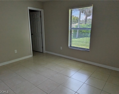 4720 Se 4th Place - Photo Thumbnail 4