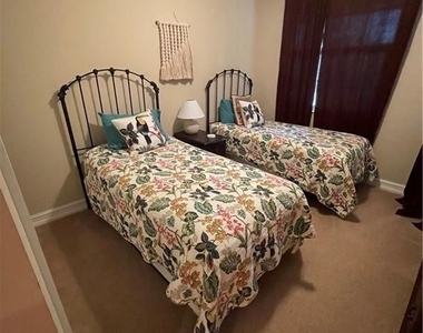 10800 Palazzo Way - Photo Thumbnail 6