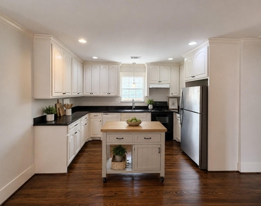 404 E 29th - Photo Thumbnail 2