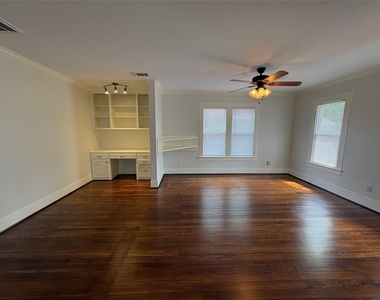 404 E 29th - Photo Thumbnail 16