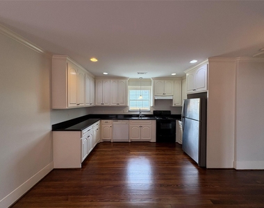 404 E 29th - Photo Thumbnail 11