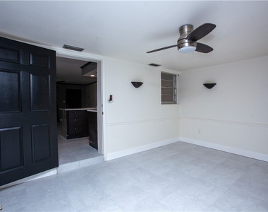 1034 Southdale Road - Photo Thumbnail 5