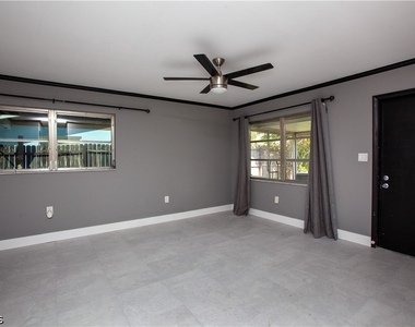 1034 Southdale Road - Photo Thumbnail 6
