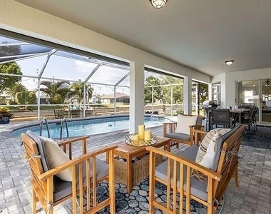 313 Se 23rd Terrace - Photo Thumbnail 5