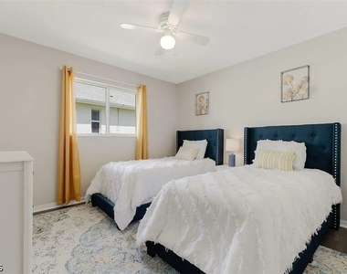 313 Se 23rd Terrace - Photo Thumbnail 8