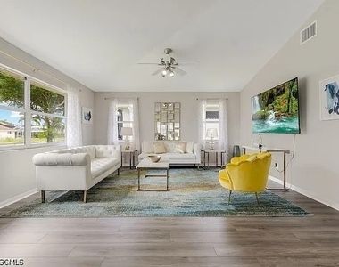 313 Se 23rd Terrace - Photo Thumbnail 1