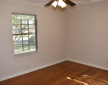 5911 Hornwood Drive - Photo Thumbnail 7