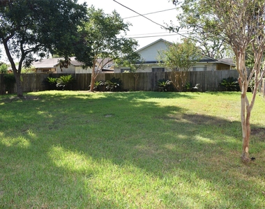 5911 Hornwood Drive - Photo Thumbnail 23