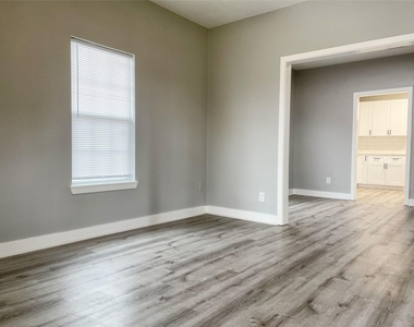 2609 3rd Street - Photo Thumbnail 7