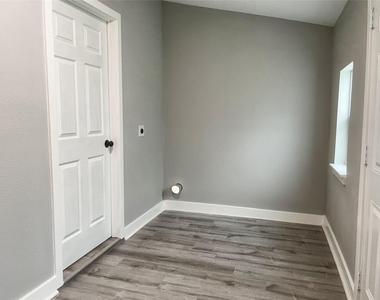 2609 3rd Street - Photo Thumbnail 9