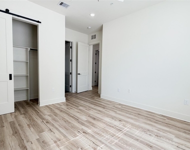 4932 Old Spanish Trail - Photo Thumbnail 14
