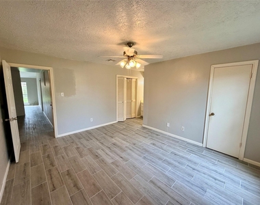7876 Bender Road - Photo Thumbnail 15