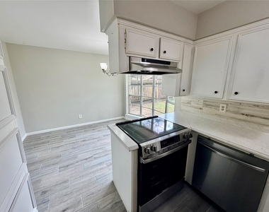 7876 Bender Road - Photo Thumbnail 10