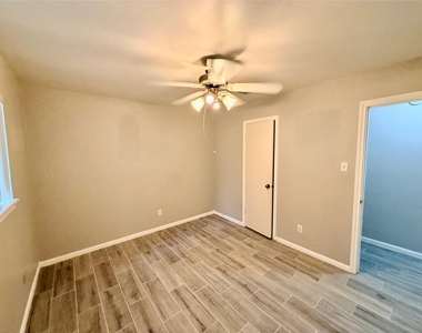 7876 Bender Road - Photo Thumbnail 22