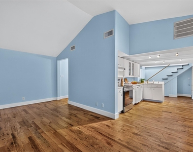 2106 Van Buren Street - Photo Thumbnail 4