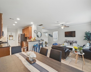 6443 Calgary Woods Lane - Photo Thumbnail 18