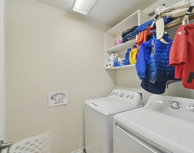 6443 Calgary Woods Lane - Photo Thumbnail 27
