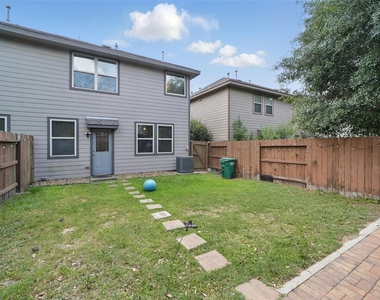 6443 Calgary Woods Lane - Photo Thumbnail 6