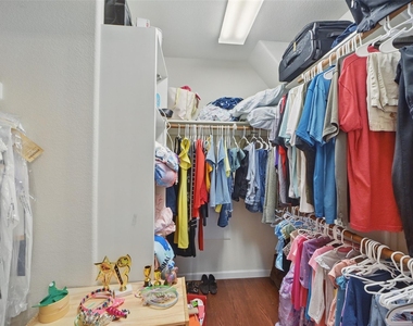 6443 Calgary Woods Lane - Photo Thumbnail 26