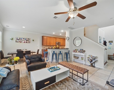 6443 Calgary Woods Lane - Photo Thumbnail 9