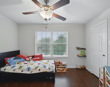 6443 Calgary Woods Lane - Photo Thumbnail 31