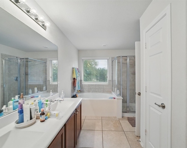 6443 Calgary Woods Lane - Photo Thumbnail 23