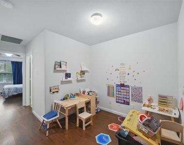 6443 Calgary Woods Lane - Photo Thumbnail 19