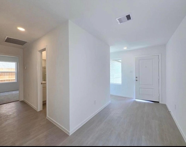 28818 Texas Sparrow Ln - Photo Thumbnail 12