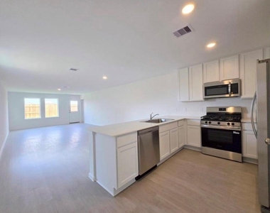 28818 Texas Sparrow Ln - Photo Thumbnail 4
