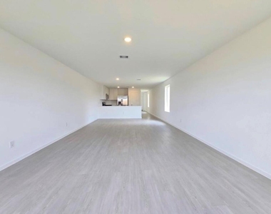 28818 Texas Sparrow Ln - Photo Thumbnail 8