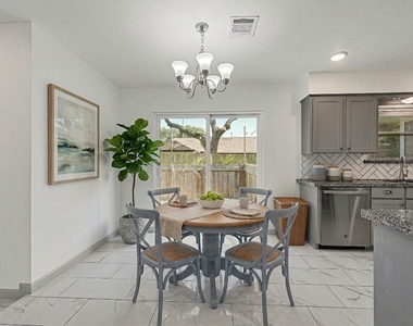 209 W 6th Street - Photo Thumbnail 7