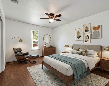 209 W 6th Street - Photo Thumbnail 12
