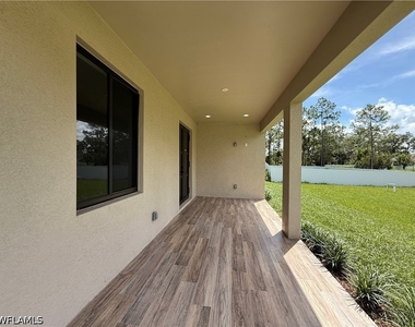 469 Woodman Drive - Photo Thumbnail 16