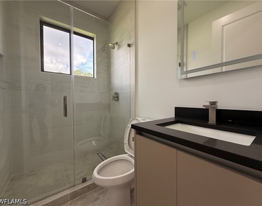 469 Woodman Drive - Photo Thumbnail 10