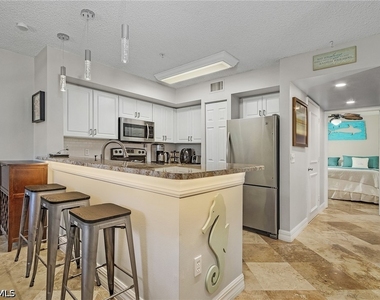 1180 Wildwood Lakes Boulevard - Photo Thumbnail 3