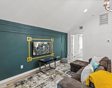 5423 Avenue R - Photo Thumbnail 1