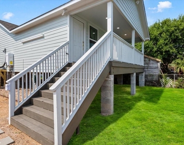 5423 Avenue R - Photo Thumbnail 32