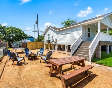 5423 Avenue R - Photo Thumbnail 28