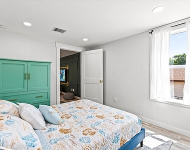 5423 Avenue R - Photo Thumbnail 17
