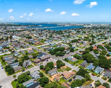 5423 Avenue R - Photo Thumbnail 46