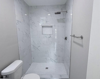 222 S Cobb Street - Photo Thumbnail 16
