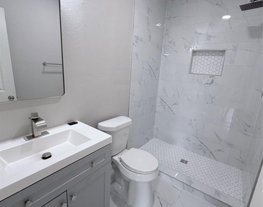 222 S Cobb Street - Photo Thumbnail 15