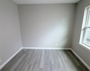 222 S Cobb Street - Photo Thumbnail 10