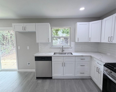 222 S Cobb Street - Photo Thumbnail 8