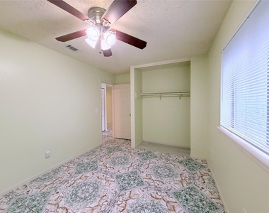 6711 Prairie Village Drive - Photo Thumbnail 15